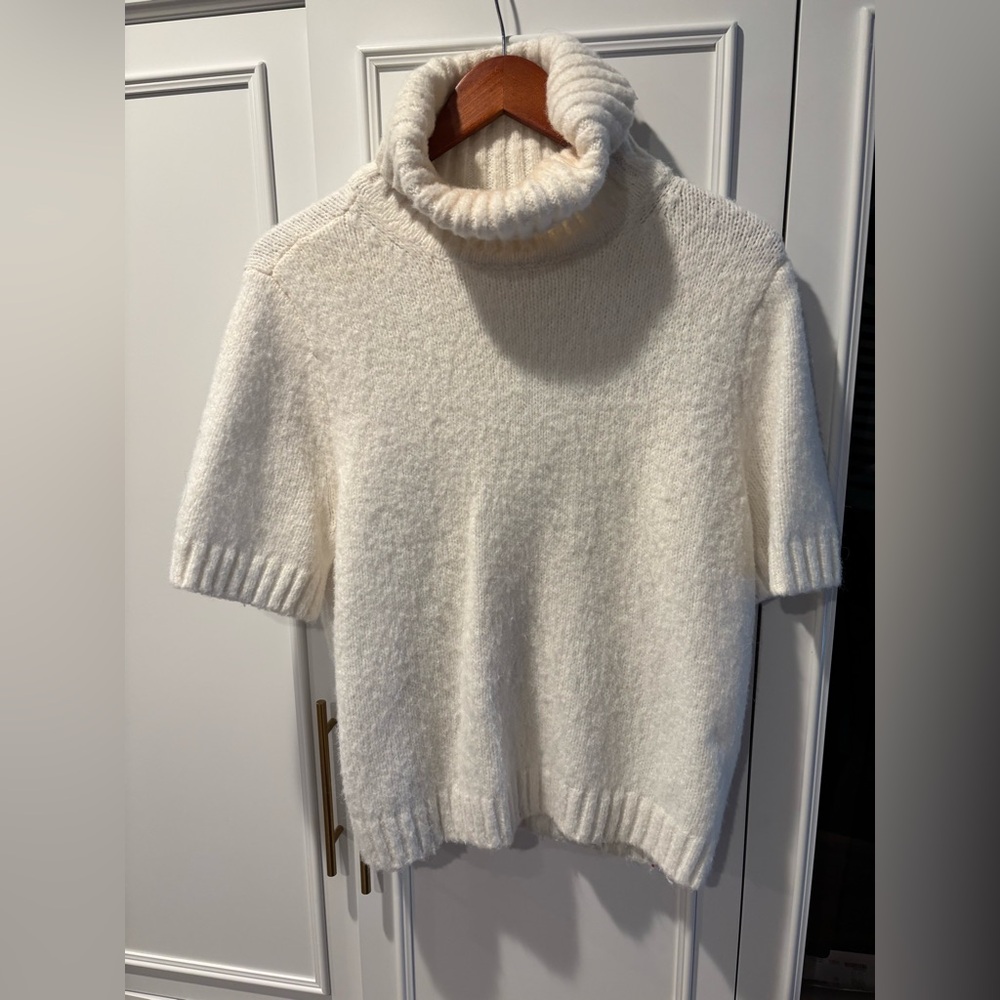 Abercrombie & Fitch Cream Turtleneck Sweater
